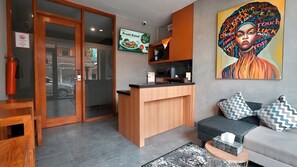 Reception - dBeds Kuta Beach (Kuta)