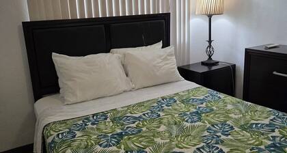 Stylish 2-Bedroom, 1-Bath Condo – Prime Vacation Location!