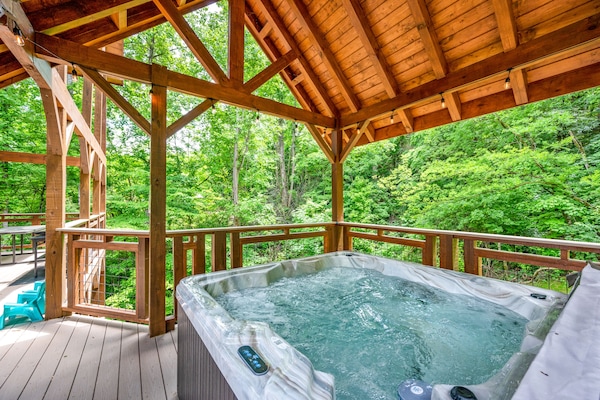 Bañera de hidromasaje al aire libre