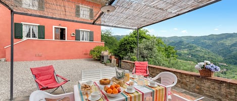Family House, Multiple Bedrooms, 2 Bathrooms, Mountainside (Villa Ortensie Garden with amazing) | Outdoor dining