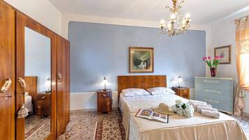 Rumah Keluarga, beberapa kamar, 2 kamar mandi, tepi gunung (Villa Ortensie Garden with amazing) | 4 kamar tidur, setrika/meja setrika, Wi-Fi gratis, dan seprai linen