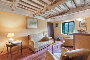 Living area - Villa Ortensie Garden with Amazing View (Marliana)