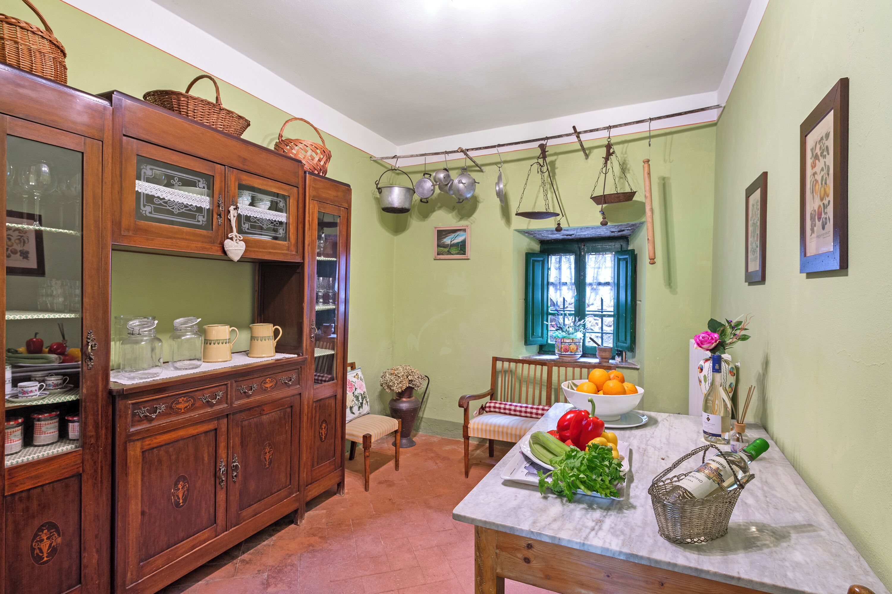 Rumah Keluarga, beberapa kamar, 2 kamar mandi, tepi gunung (Villa Ortensie Garden with amazing) | Interior