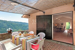 Outdoor dining - Villa Ortensie Garden with Amazing View (Marliana)