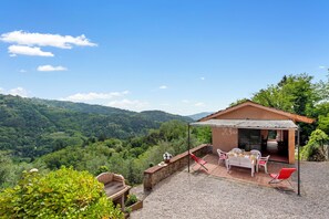 Outdoor dining - Villa Ortensie Garden with Amazing View (Marliana)