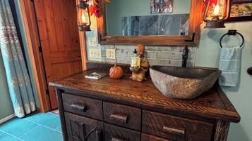 Jetted tub, hair dryer, towels, soap