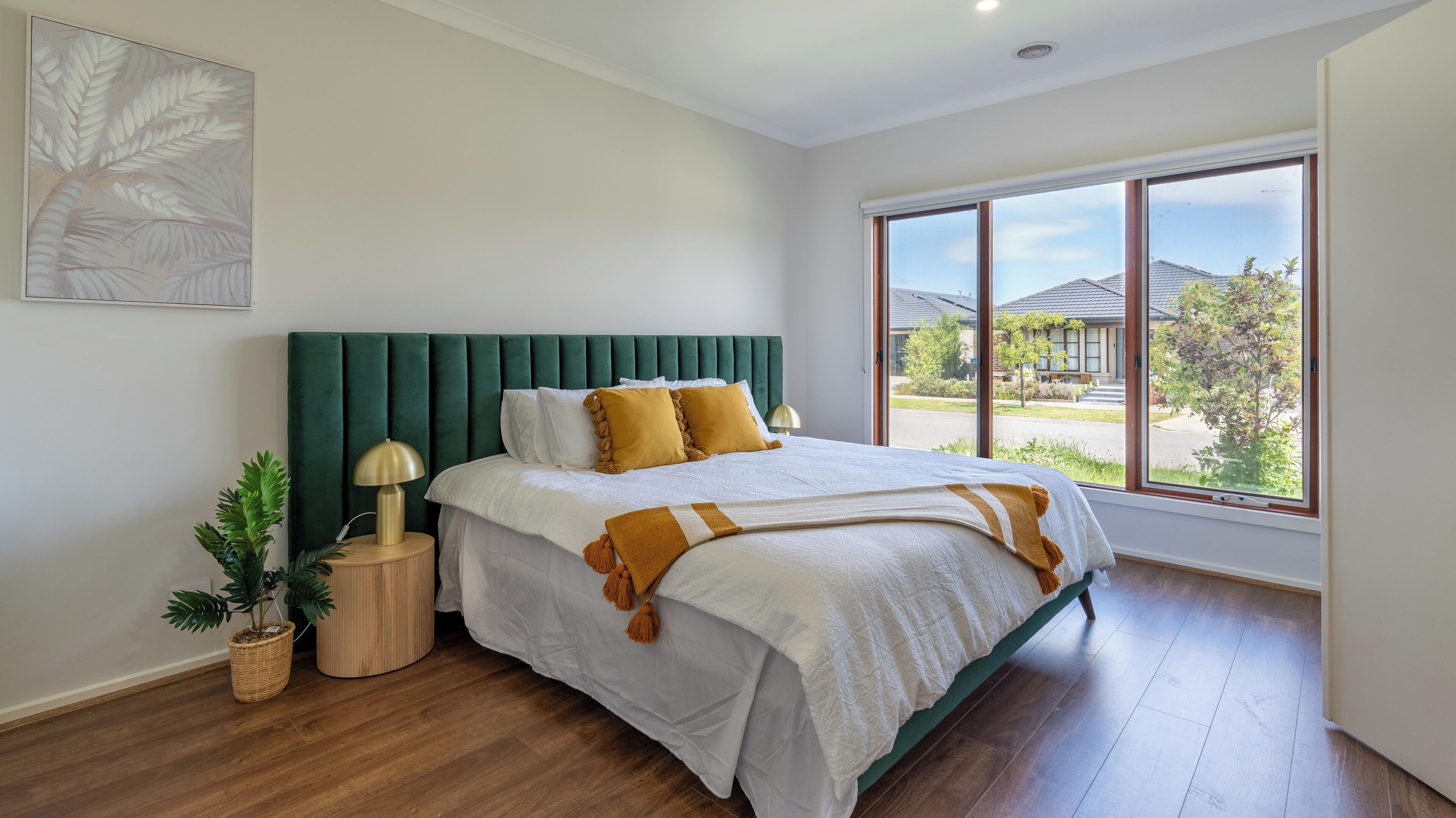 4 dormitoris, planxa i posts de planxar, wifi i roba de llit 