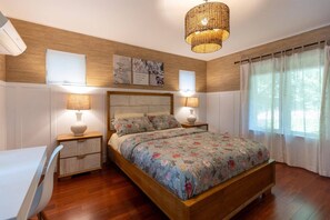 3 slaapkamers, een strijkplank/strijkijzer, gratis wifi, beddengoed