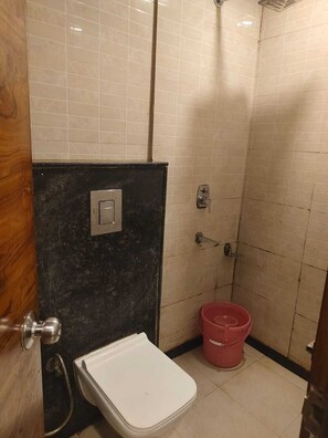 Bathroom - Hotel Le Cashew By A1Rooms  (New Delhi)