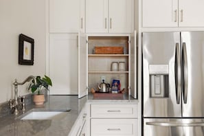 Interior - Exquisite Designer Victorian | 3 En Suites (Durham)