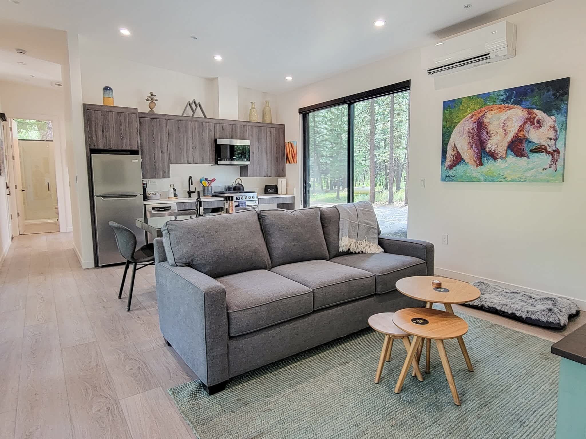 TV, fireplace, offices