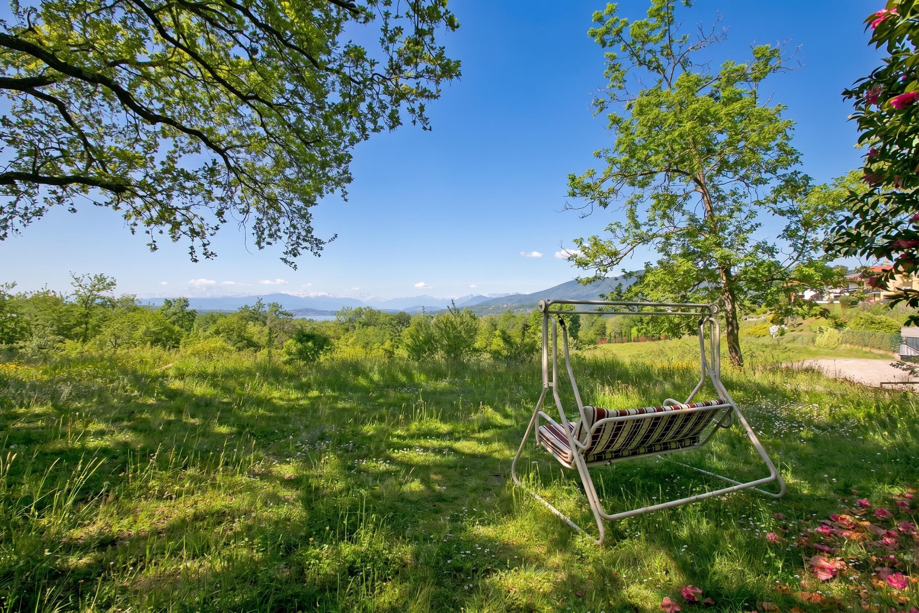 Villa Familiale, plusieurs chambres, 2 salles de bains, côté montagne (Three Lakes Villa Varese) | Enceinte de l’hébergement
