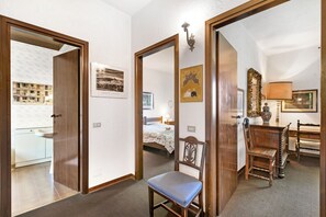 Family Villa, Multiple Bedrooms, 2 Bathrooms, Mountainside (Three Lakes Villa Varese)