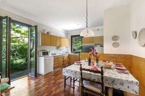 Familievilla, flere soverom, 2 bad, ved fjell (Three Lakes Villa Varese) | Spiseområde