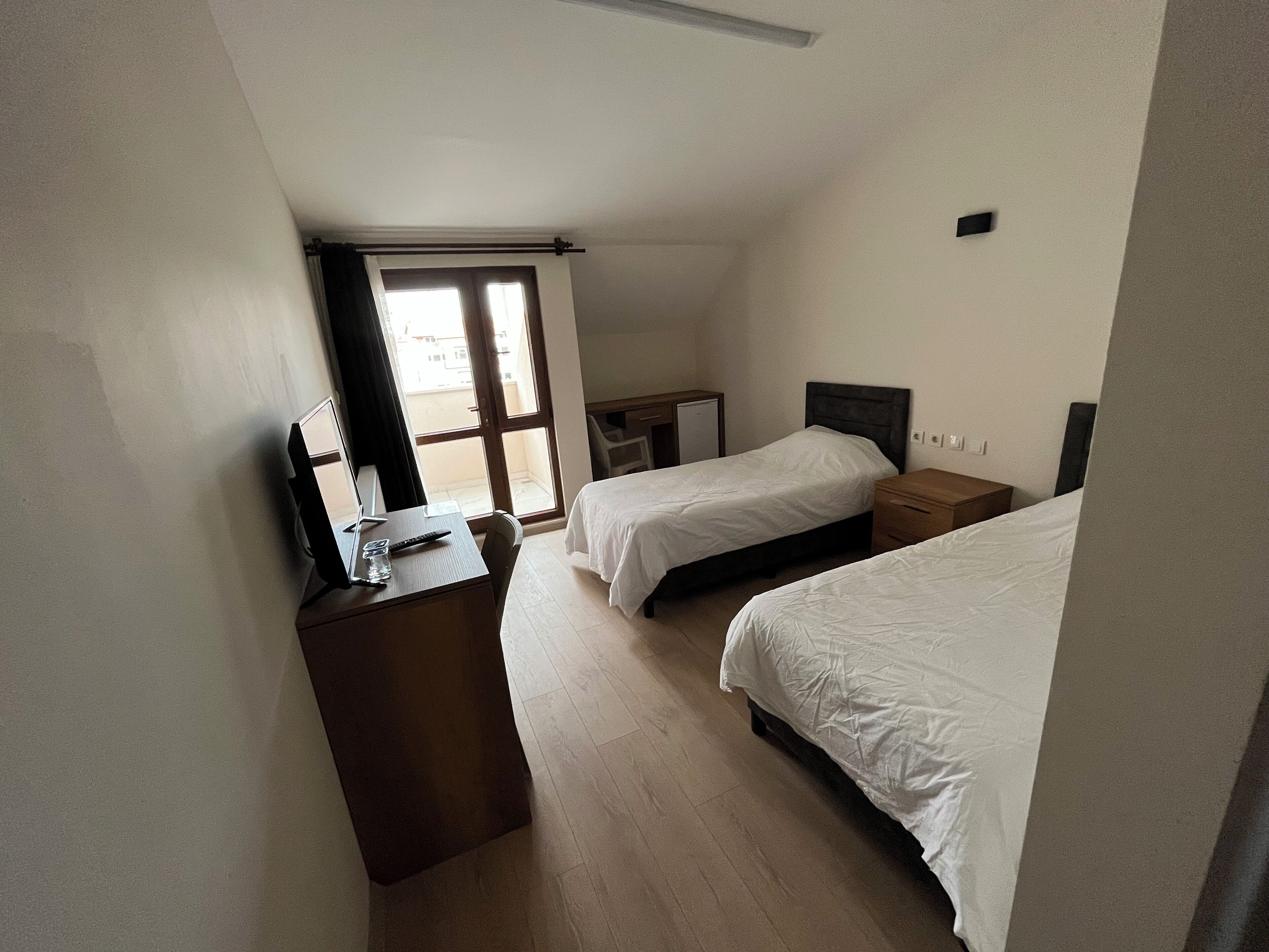 Basic-Zimmer, Stadtblick | Verdunkelungsvorhänge, schallisolierte Zimmer, kostenloses WLAN