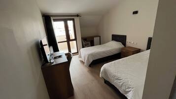 Basic-Zimmer, Stadtblick | Verdunkelungsvorhänge, schallisolierte Zimmer, kostenloses WLAN