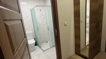 1 Schlafzimmer, Verdunkelungsvorhänge, schallisolierte Zimmer