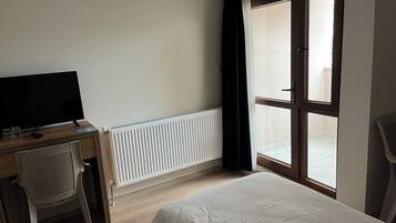 Basic-Zimmer, Stadtblick | 1 Schlafzimmer, Verdunkelungsvorhänge, schallisolierte Zimmer