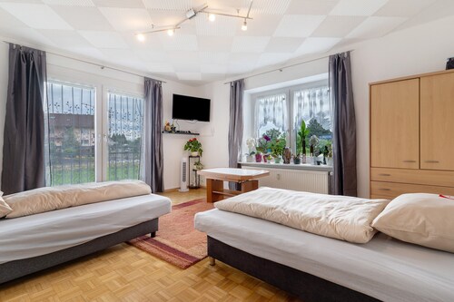 Appartement 'Ferienwohnung Am Brunnen' avec terrasse privée et Wi-Fi