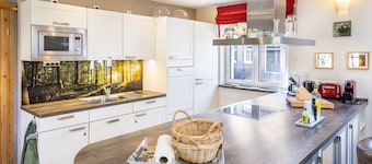 Holiday Home 'Ferienhaus Haussee' with Lake View, Private Terrace and Wi-Fi