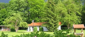 Bungalow 'Am Haussee' con vistas al lago, terraza privada y Wi-Fi