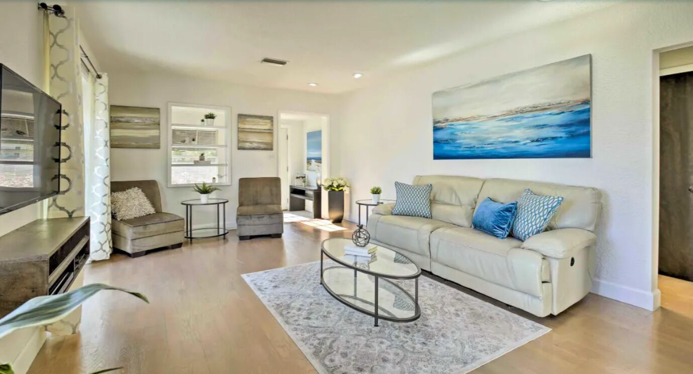 Island Paradise by DT/Hyde Park/TGHospital w/Patio