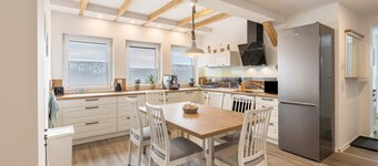 Holiday Apartment 'FeWo Landblick Geiseltal' with Shared Garden, Wi-Fi and Air Conditioning