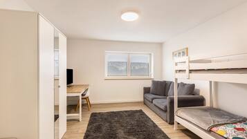 2 bedrooms, free WiFi, bed sheets