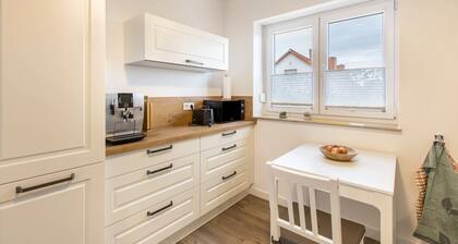 Ferienwohnung 'FeWo Gartenblick Geiseltal' mit privatem Garten, WLAN und Klimaanlage