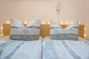 Iron/ironing board, free WiFi, bed sheets, wheelchair access