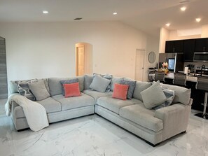 Smart-TV, peis og kontorer