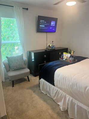 4 bedrooms, desk, iron/ironing board, WiFi