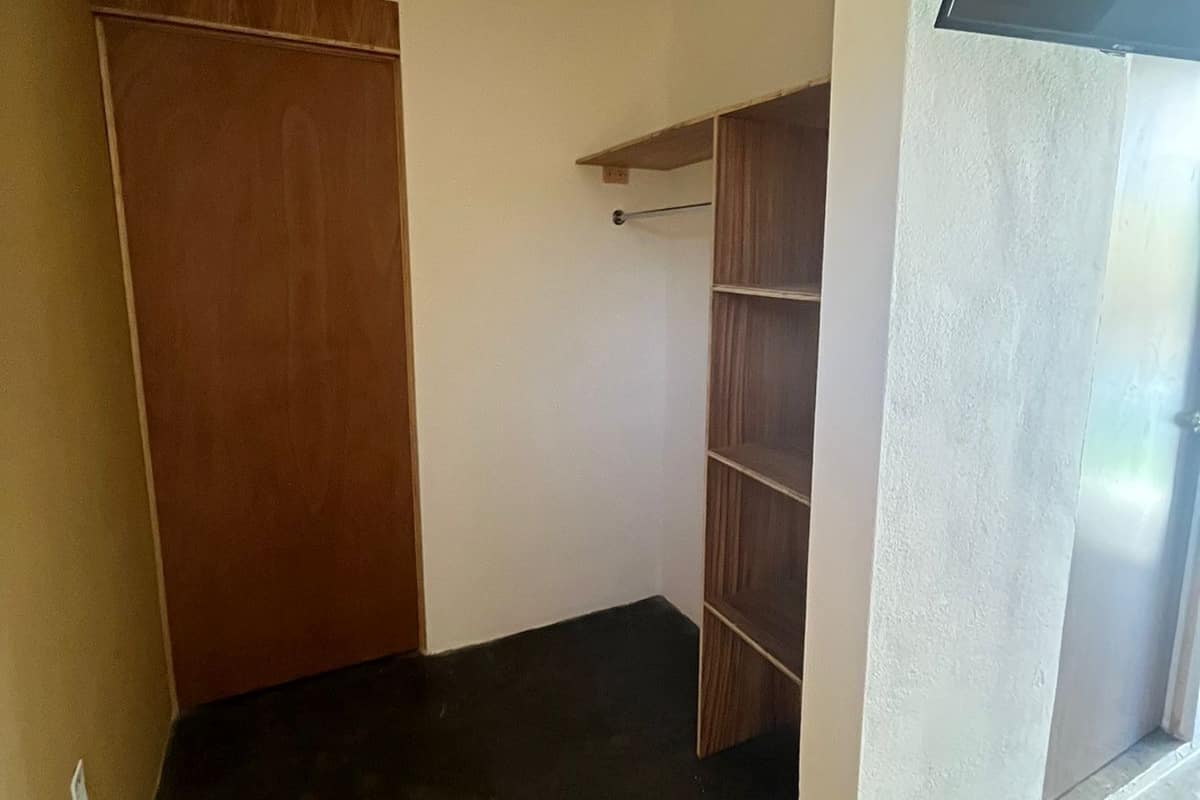 Basic Twin Room, Penyaman udara, Pool View | Ruang kerja komputer riba, Wi-fi percuma, cadar katil