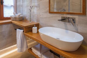 Shower, towels, soap, shampoo