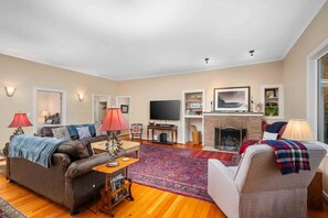 Unclassified image, 3 of 50, button