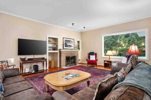 Unclassified image, 2 of 50, button