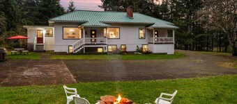 Unparalleled Beach Experience, Private Setting as Converted Schoolhouse, Fire-pit, Gazebo, Games