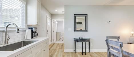 Fridge, microwave, stovetop, dishwasher
