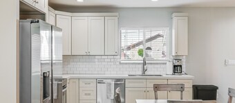 Pet-Friendly Hughson Getaway, 9 Mi to Modesto!