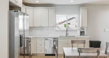 Pet-Friendly Hughson Getaway, 9 Mi to Modesto!