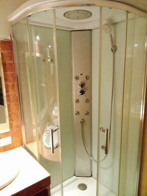 Habitación triple estándar | Baño