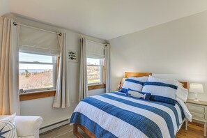 3 bedrooms, iron/ironing board, travel cot, WiFi