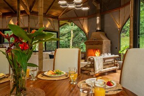 Dining - El Tigre Hideaway Monteverde Casa Colmena (Quebrada grande Tilarán)