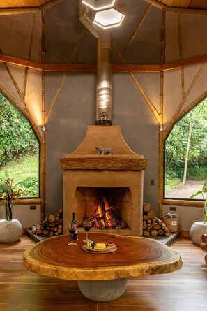 Interior - El Tigre Hideaway Monteverde Casa Colmena (Quebrada grande Tilarán)