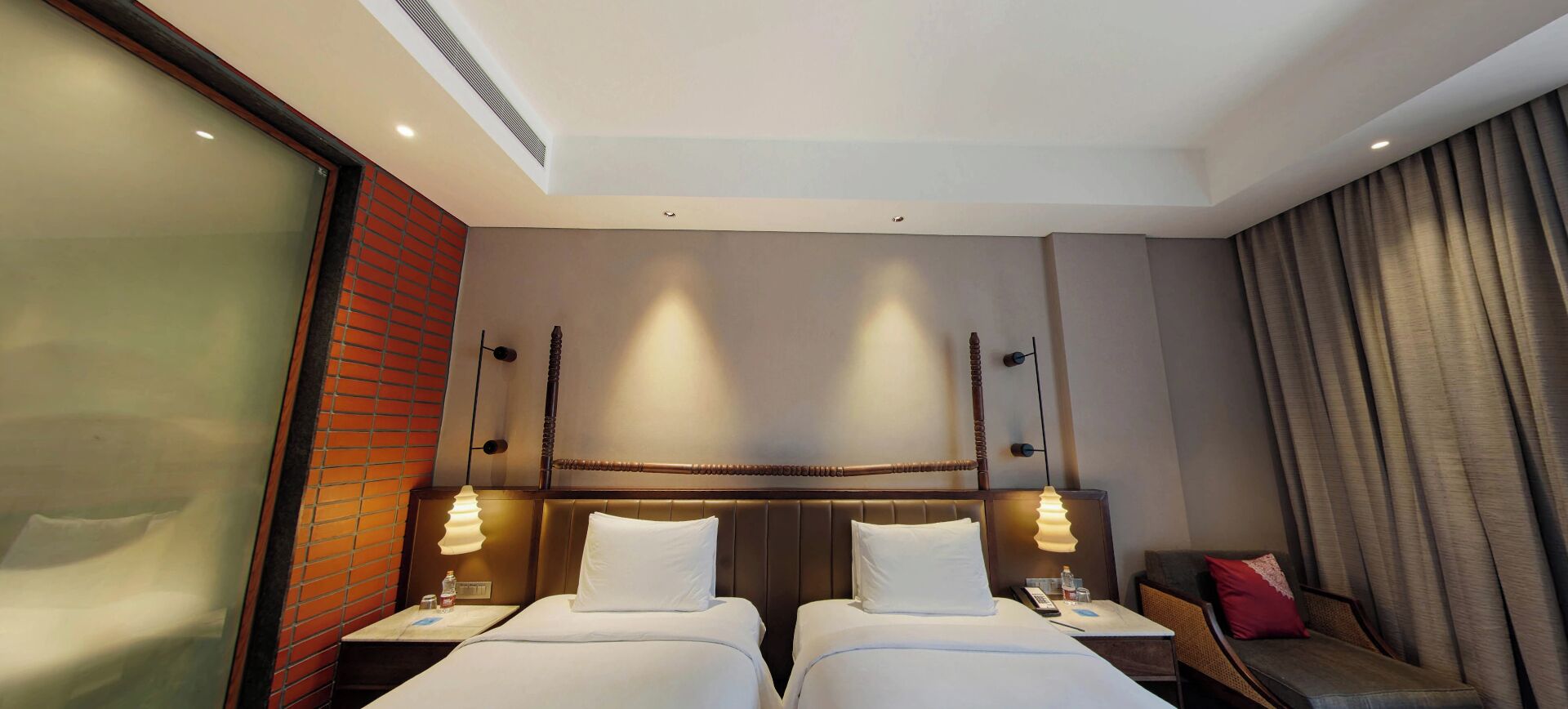 Premium bedding, minibar, desk, iron/ironing board