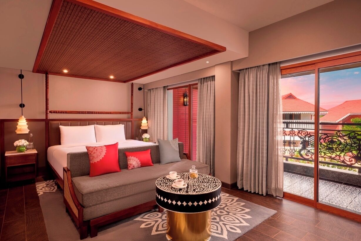 Premium bedding, minibar, desk, iron/ironing board