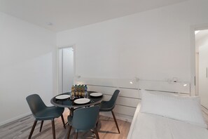 Dining - Apartment 'Kaffeehof 3 - 4 Einzelbetten' with Private Terrace and Balcony (Bad Liebenzell)