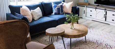 Smart-TV, fotballspill og bordtennis