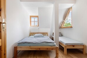 2 bedrooms, iron/ironing board, free WiFi, bed sheets - Apartment 'Ferienwohnung Weiden' with Shared Terrace, Balcony and Wi-Fi (Weiden in der Oberpfalz)