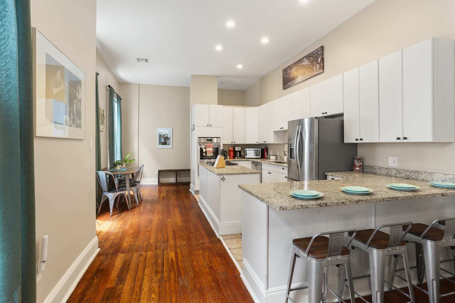 Fridge, stovetop, dishwasher